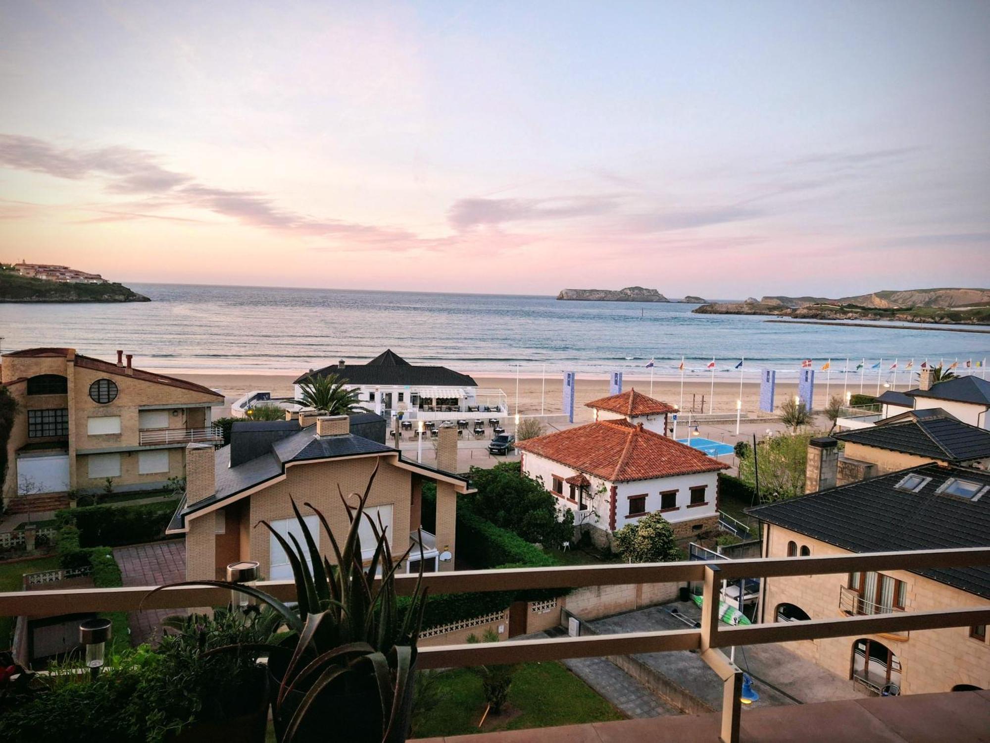 Dona Carmen Playa Boutique Lägenhet Suances Exteriör bild